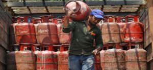 Energy Lockdown Hits Hard! Common Man Ignored as 20% Extra LPG Allotted Elsewhere