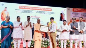 Major Boost for UP Students! CM Yogi Transfers ₹3,350 Cr Scholarship to 28 Lakh Accounts