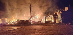 Midnight Inferno in Mungpoo! 4 Houses and 2 Shops Gutted in Massive Fire Outbreak