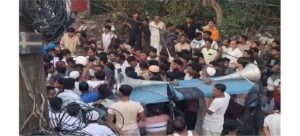 Chaos in Howrah! Over 850 Names Allegedly Deleted from Voter List; Residents Block Roads in Protest
