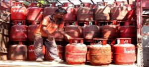 No Shortage of LPG or Fuel! Government Urges Citizens to Avoid Panic Booking Amid Supply Assurance