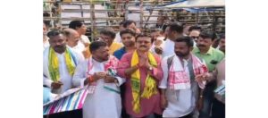 Mega Election Gambit: TMC Promises ₹300 Daily Wage for Tea Garden Workers!