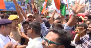Amit Shah Forced to Switch Cars Amidst Violent Protests! High Drama Unfolds Near Mamata’s Home