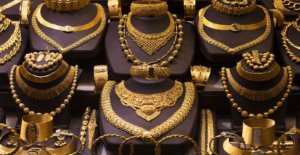 Big Relief for Buyers! Gold Gets Cheaper by up to ₹820 per 10g; Check City-wise Rates Inside